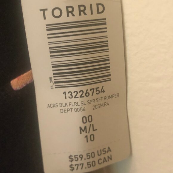 NWT Torrid sleeveless floral romper w/ pockets sz 10 - Picture 6 of 11